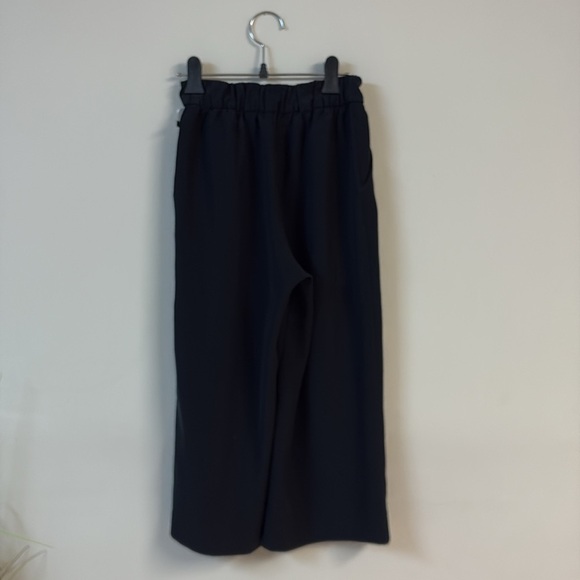 Lululemon Athletica Noir Crop size 4 - Picture 4 of 7